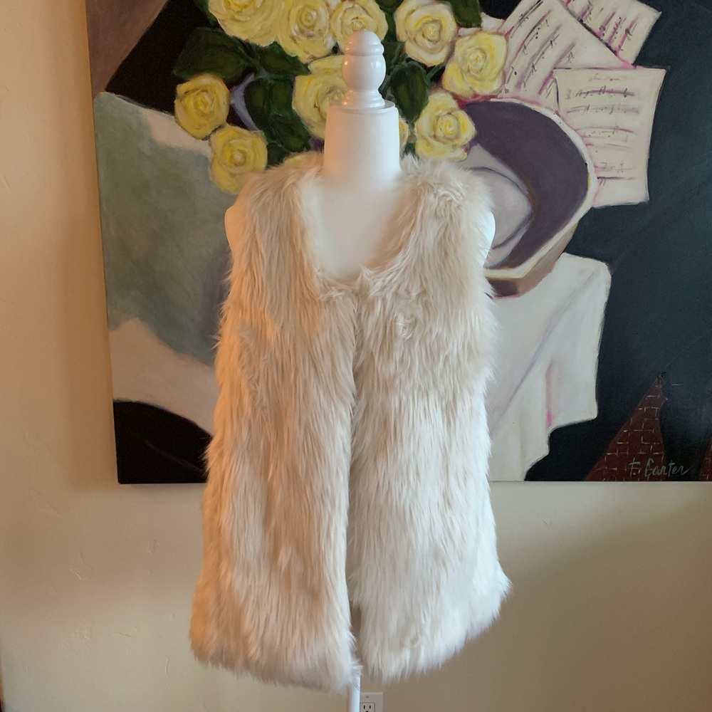 Xhilaration Faux Fur Vest M